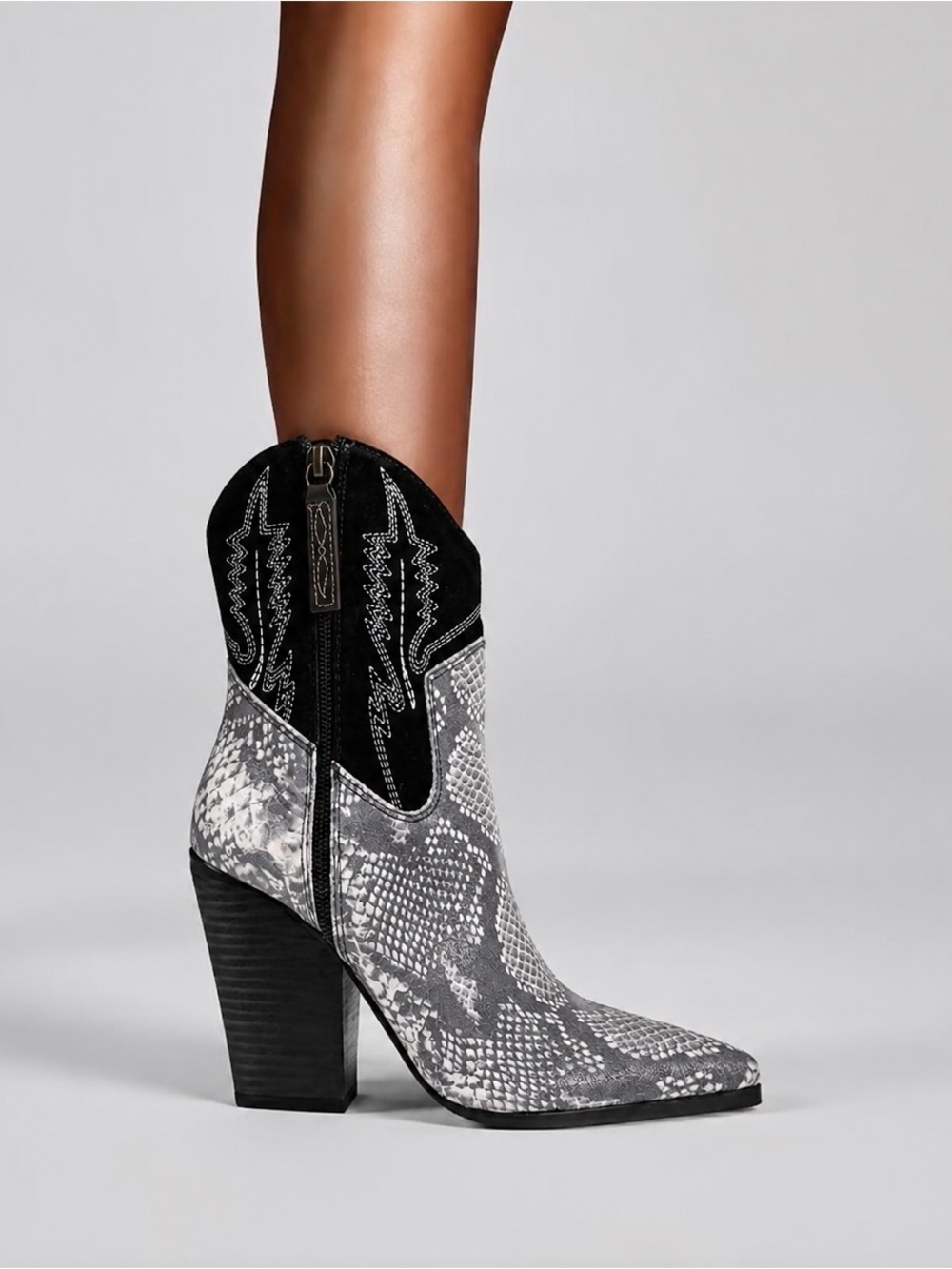 dingo Calico Snake Print Leather Black/White/Gray Bootie $179 BNWT🩶